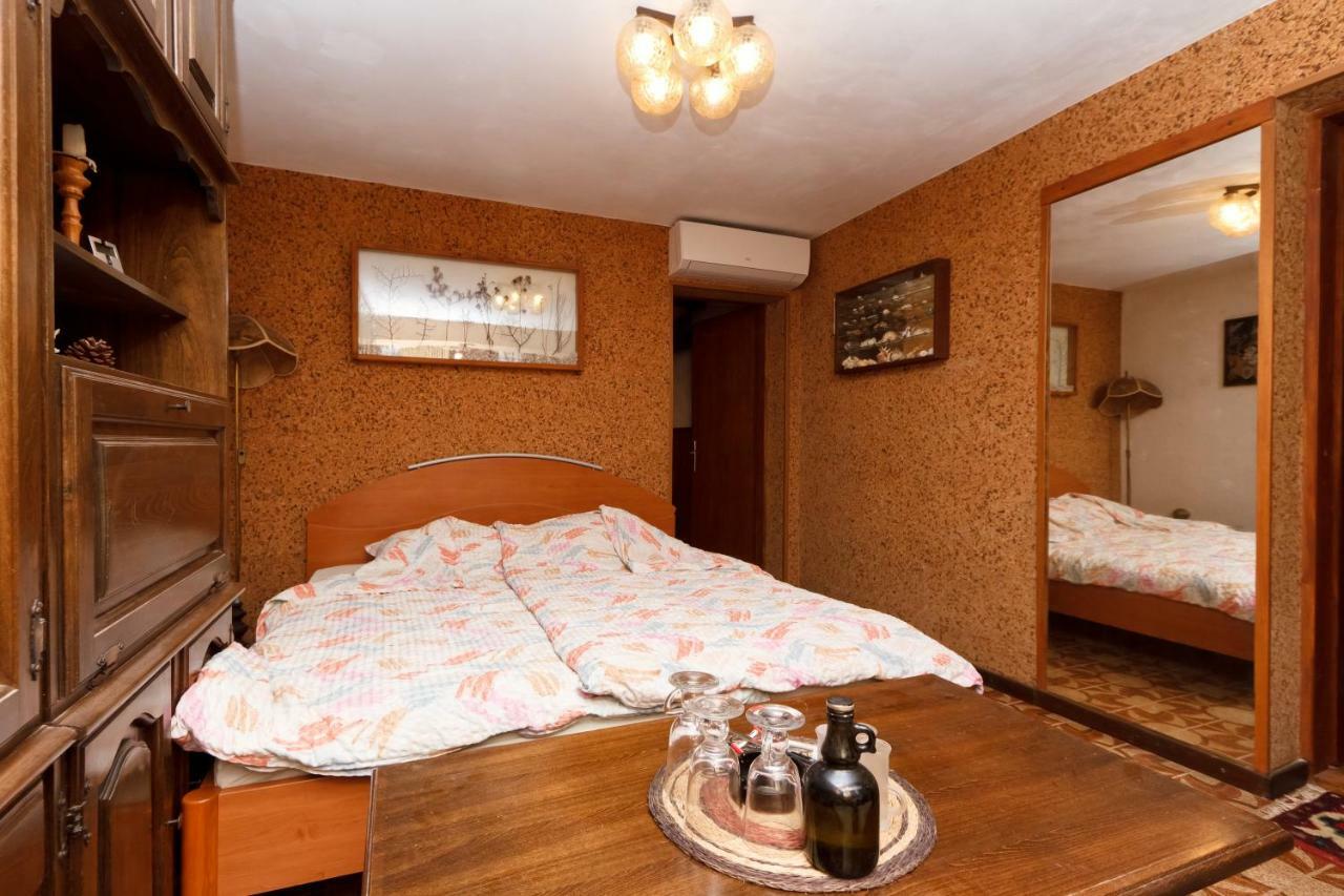 Apartmani Rasan Malinska Buitenkant foto